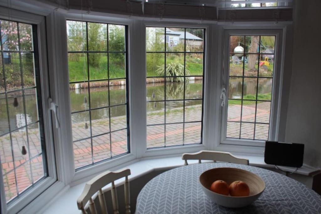 Hidden Gem Canal Facing Retreat With Lovely Walks Hopwas エクステリア 写真