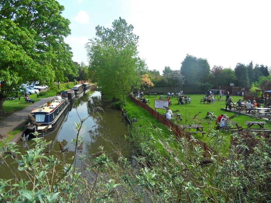 Hidden Gem Canal Facing Retreat With Lovely Walks Hopwas エクステリア 写真