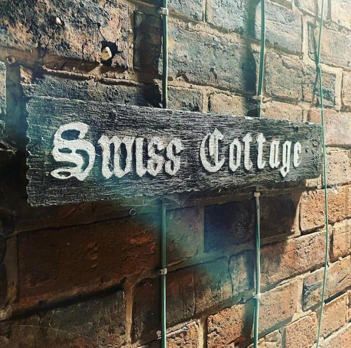 Hidden Gem Canal Facing Retreat With Lovely Walks Hopwas エクステリア 写真